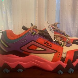 Women’s Fila Sneakers // Size 8.5 // Style: Women’s Oakmond TR
